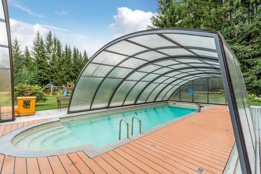 Zwembad van vakantiehuis Zur Försterei