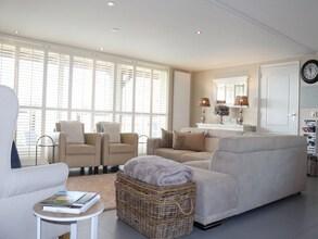 Cottage Wol Thus